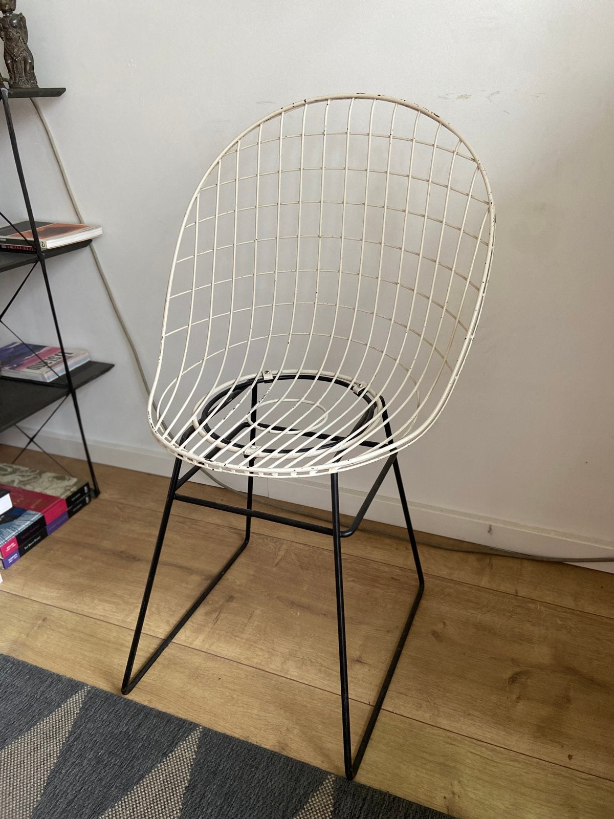 Vintage Cees Braakman draadstoel wit met zwart onderstel, Huis en Inrichting, Stoelen, Ophalen, Gebruikt, Wit, Metaal