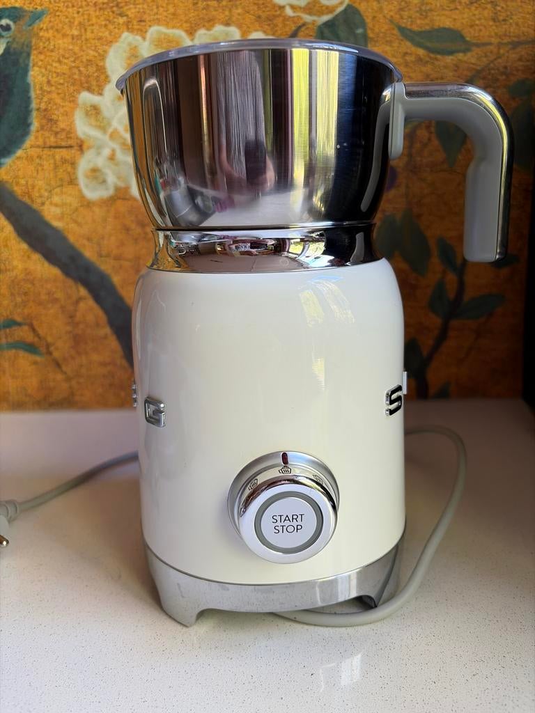 Smeg melkopschuimer - warm & koud, zo goed als nieuw, Witgoed en Apparatuur, Melkopschuimers, Ophalen of Verzenden, Zo goed als nieuw