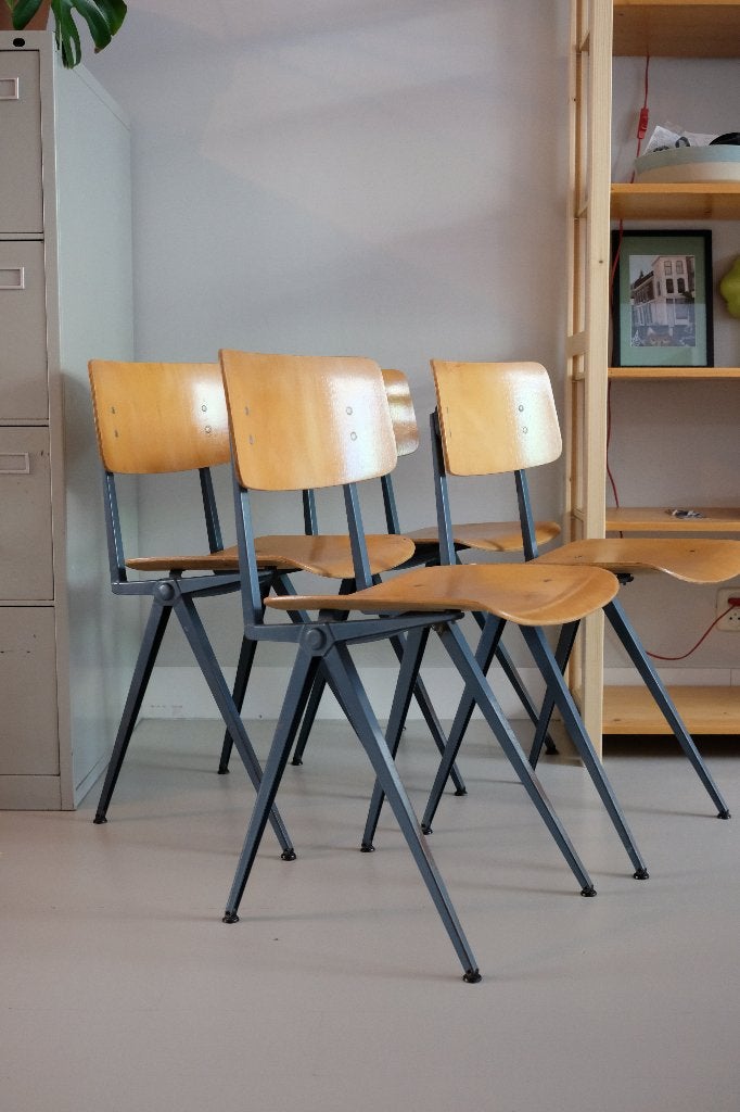 4x passer stoel - Marko - Ynske Kooistra, Ophalen, School, industrieel, Ynske Kooistra, Friso Kramer, Jean Prouve, Gebruikt, Bruin