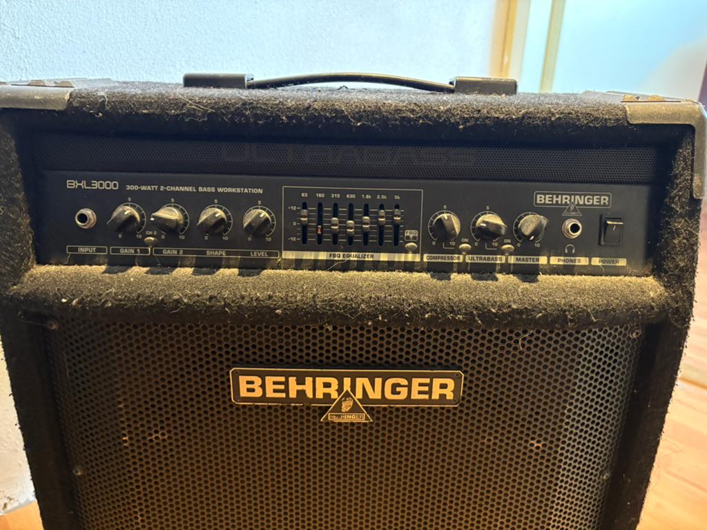 Behringer Ultrabass BXL3000 Bascombo, Muziek en Instrumenten, Versterkers | Bas en Gitaar, Ophalen, Gebruikt, Basgitaar, 100 watt of meer