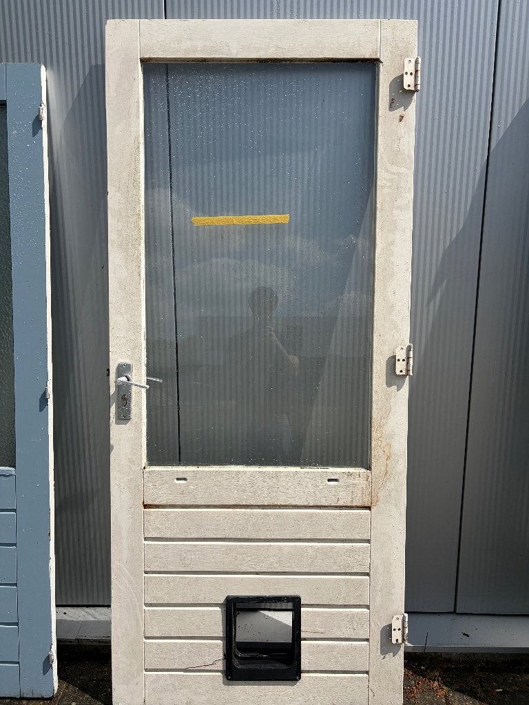 Hardhouten buitendeur wit glasraam + kattenluik | 92x212 cm, Ophalen, Gebruikt, 80 tot 100 cm, Buitendeur