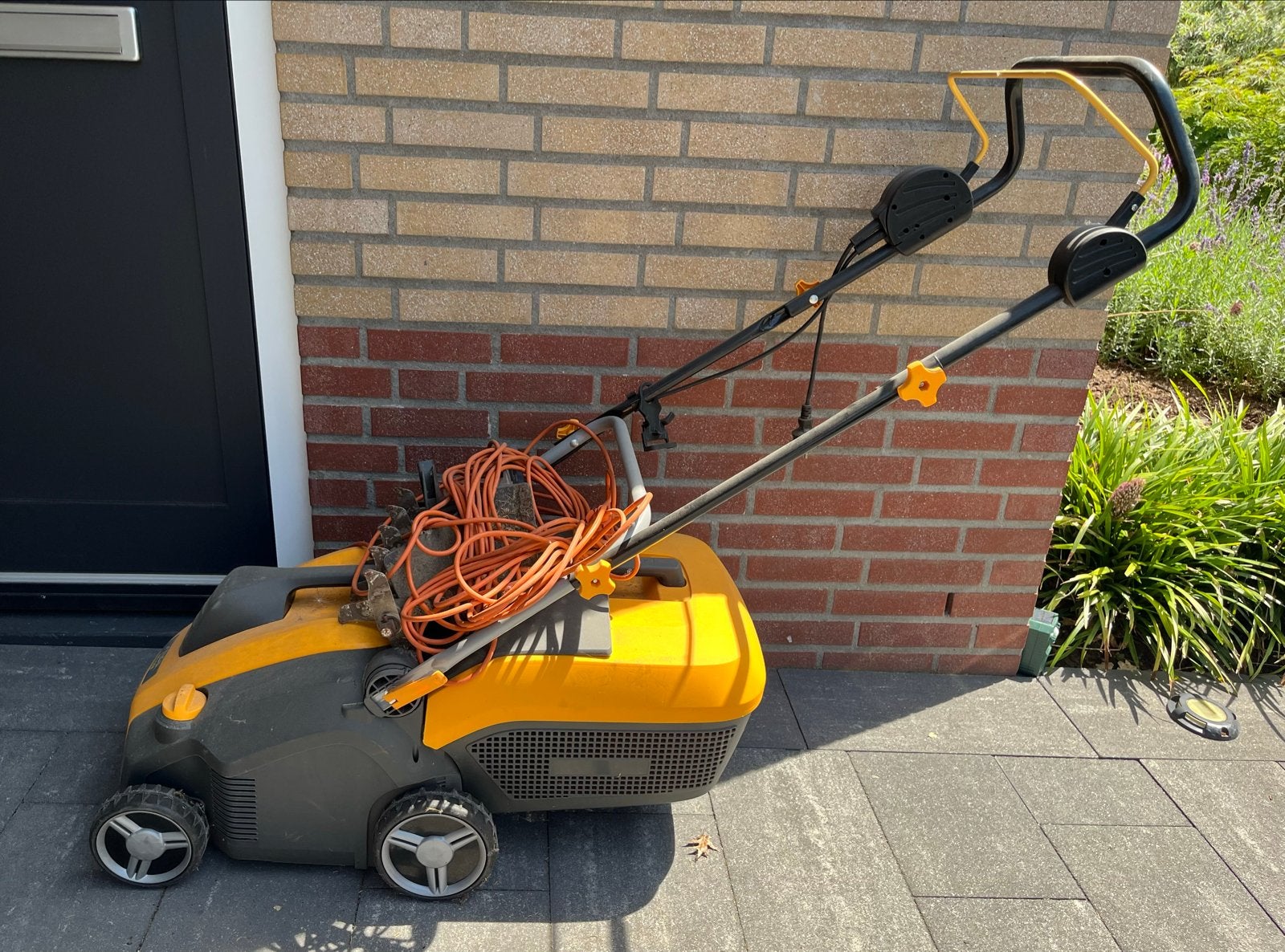 Elektrische verticuteermachine met opvangbak, Tuin en Terras, Grasmaaiers, Gebruikt, Elektrische grasmaaier, Opvangbak, Ophalen