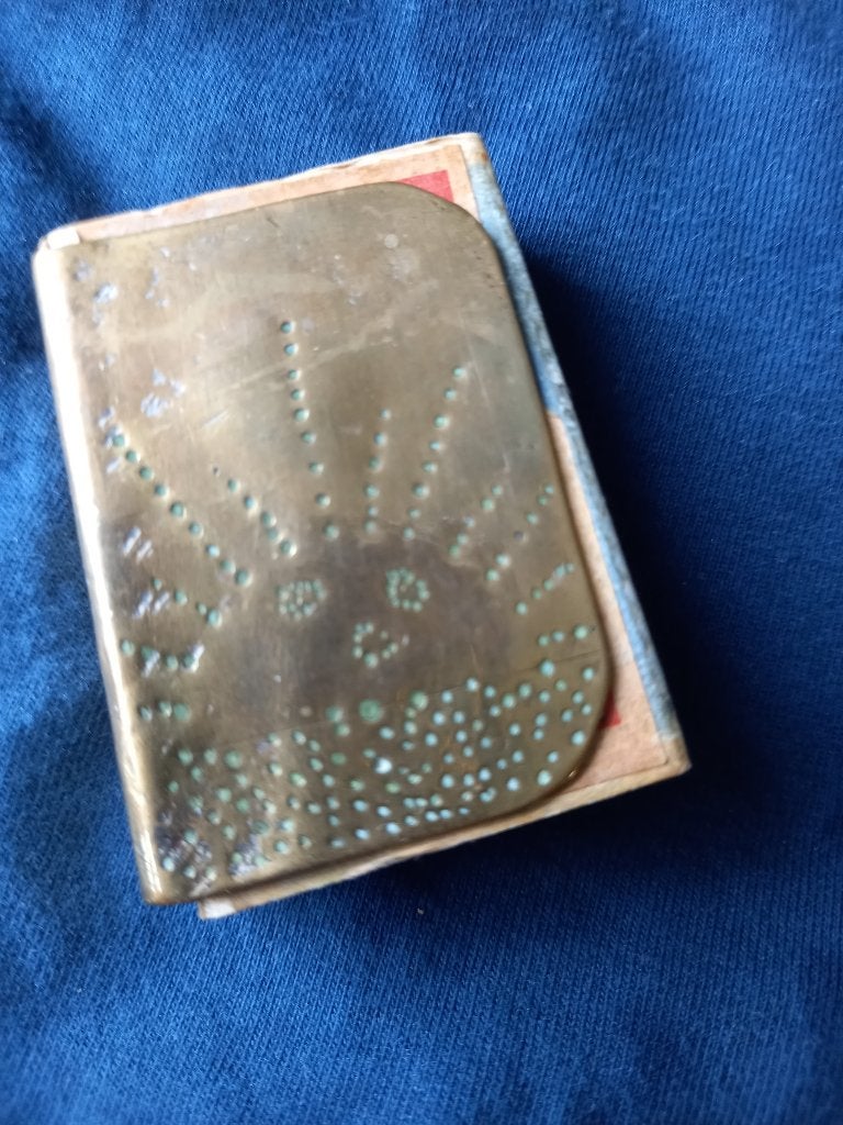 Vintage messing luciferdooshouder met Pyramide lucifers, Verzamelen, Ophalen of Verzenden, Gebruikt, Luciferdoosjes of -merken