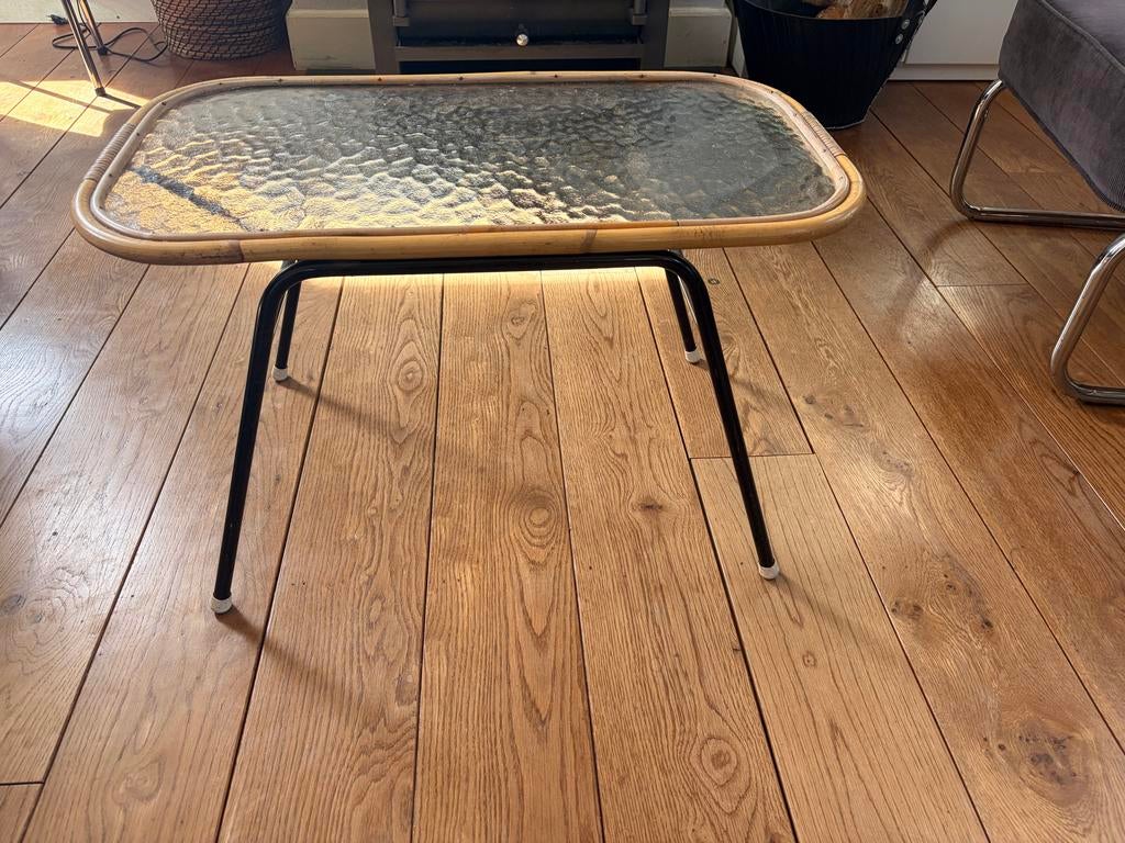 Vintage rotan tafel, salontafel, tafel, rotan bijzettafel, Huis en Inrichting, Tafels | Bijzettafels, Gebruikt, Glas, 75 cm of meer