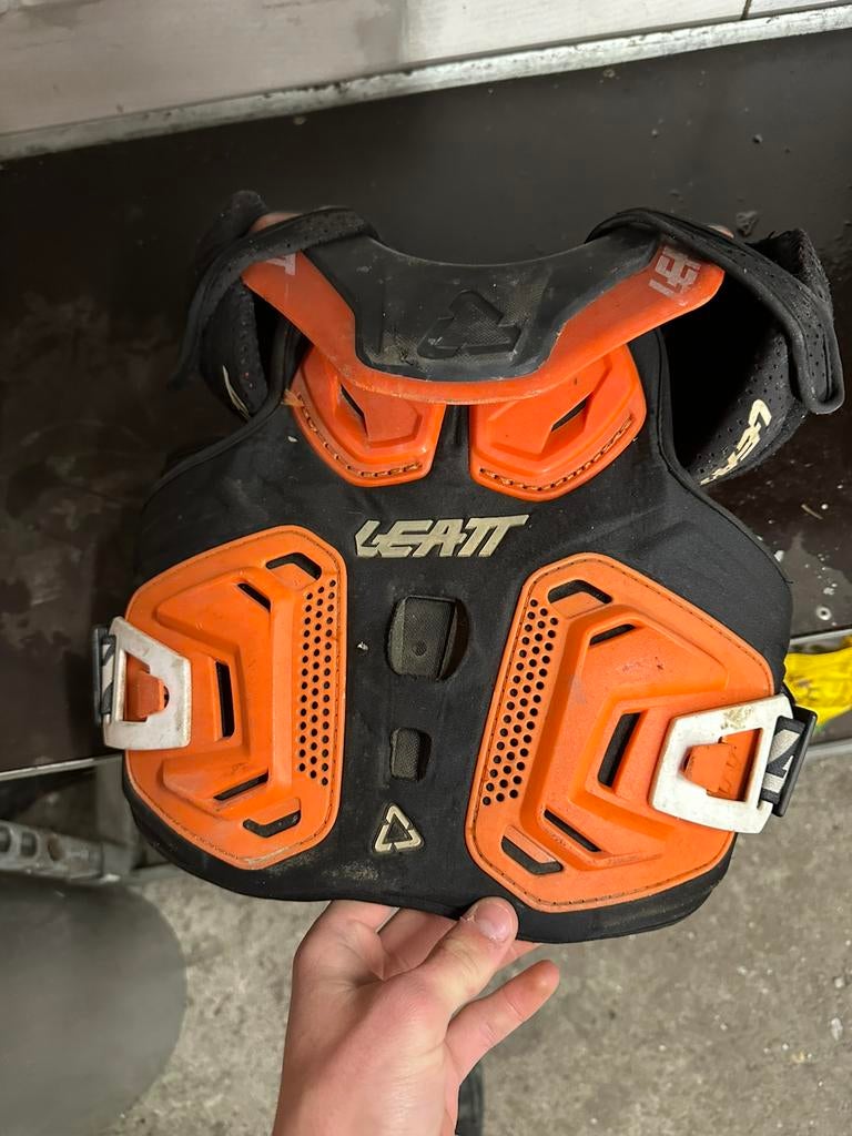 Nek/body protector leat, Ophalen, Tweedehands