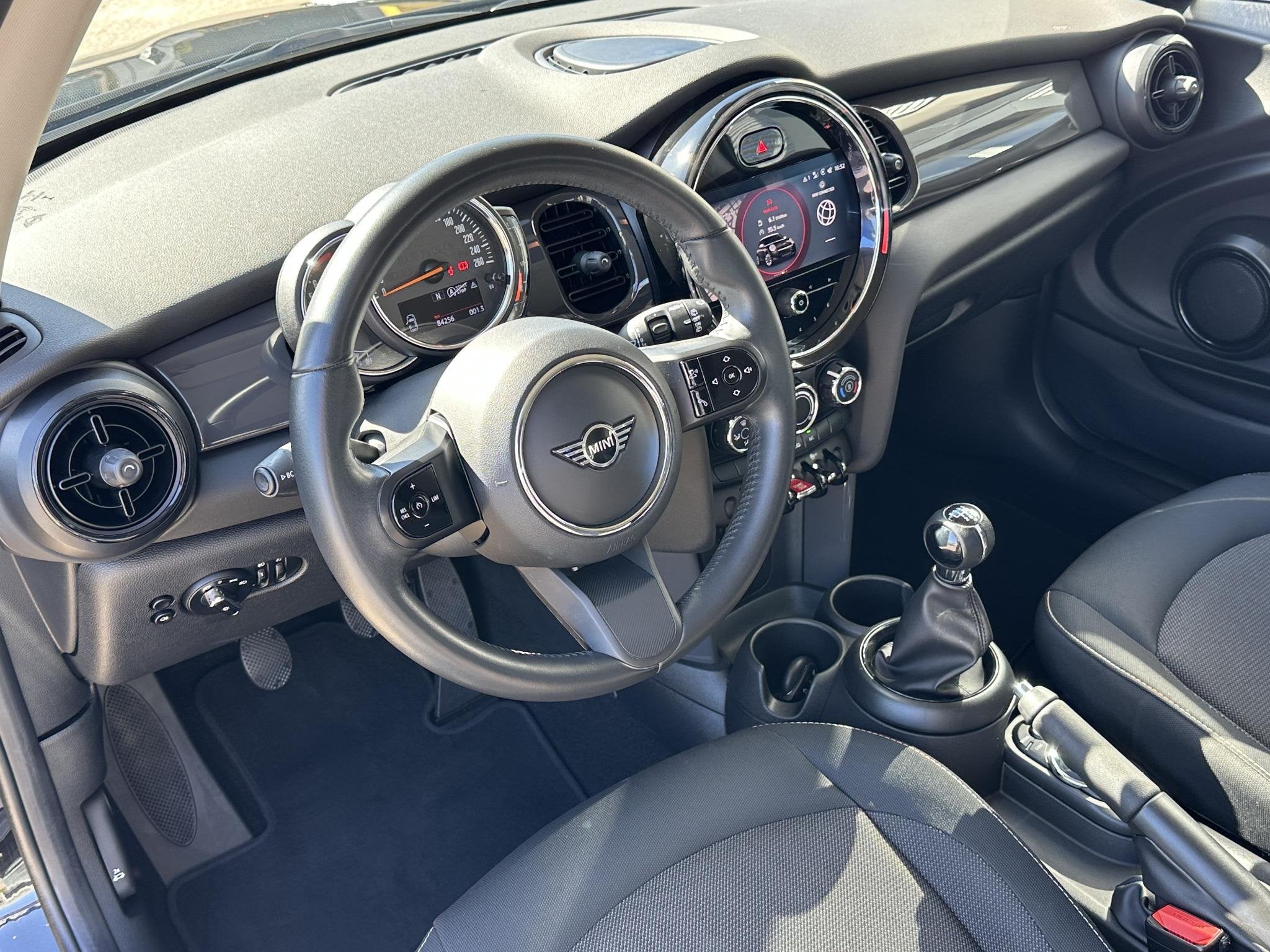MINI Cooper 1.5 Essential Navi proff | Apple Carplay, Auto's, Mini, Voorwielaandrijving, Gebruikt, Met garantie (alle), 4 stoelen