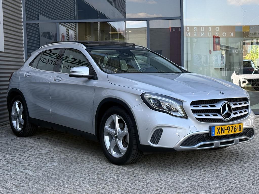 Mercedes-Benz GLA 180 Premium AUTOMAAT,NAVI/CAM,PANO, 12 maanden, Gebruikt, 4 cilinders, Leder en Stof