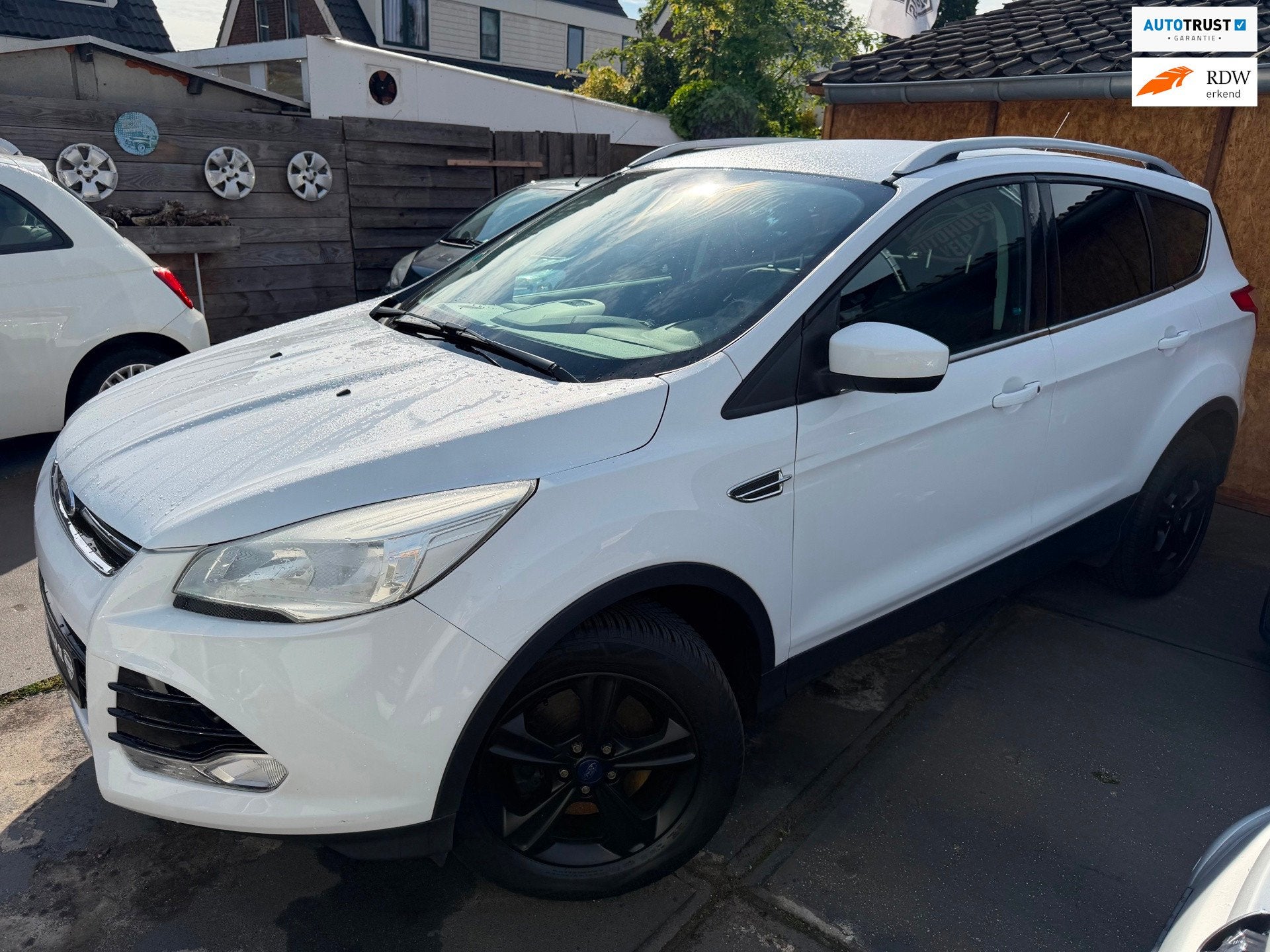 Ford Kuga 1.6 Titanium Styling Pack 4WD, Auto's, Ford, Automaat, Zwart, 4 cilinders, 1586 kg