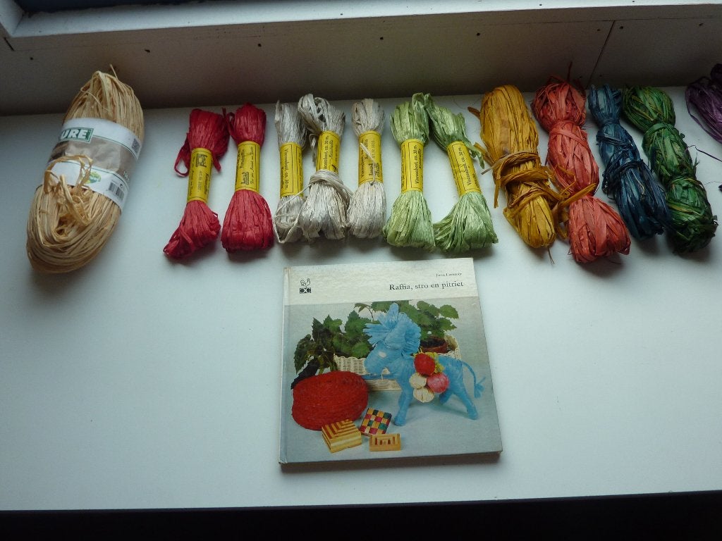 Hobbyboekje Raffia/stro en pitriet en materiaal, Ophalen of Verzenden, Zo goed als nieuw