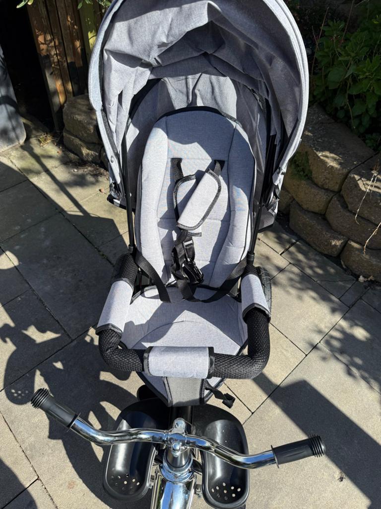 Kinderwagen/driewieler grijs -nieuw, Kinderen en Baby's, Buggy's, Ophalen of Verzenden, Nieuw