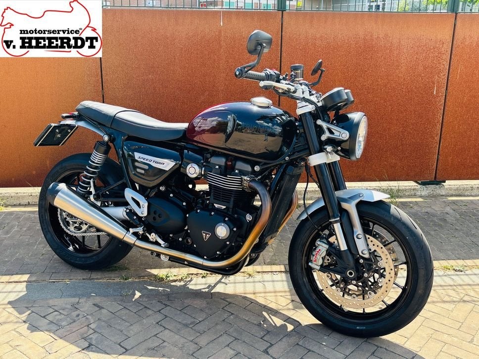 TRIUMPH SPEED TWIN 1200 (bj 2024) 9265Km, 2 cilinders, Bedrijf, Onbekend, Overig