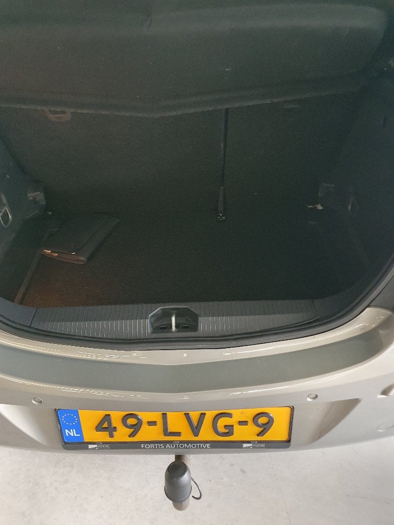 Opel Corsa 1.2 16V 5D Easytronic 2010 Bruin, Stof, 750 kg, 4 cilinders, Bruin
