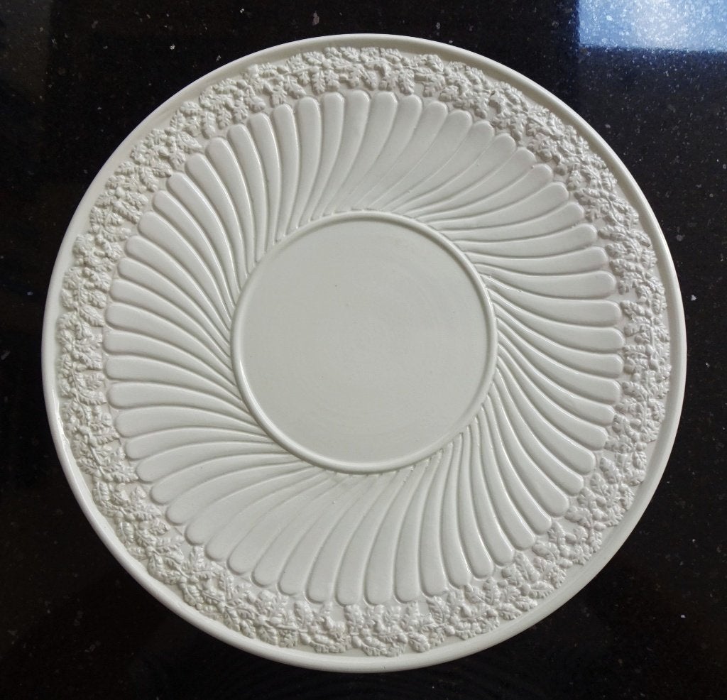 Antiek Frans Faience serveerbord: eikel motief. Gemerkt, Antiek en Kunst, Ophalen of Verzenden