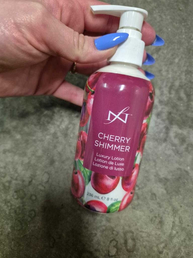 Nieuw dadi famous cherry shimmer lotion 236ml, Overige kleuren, Nieuw, Ophalen of Verzenden, Handen en Nagels