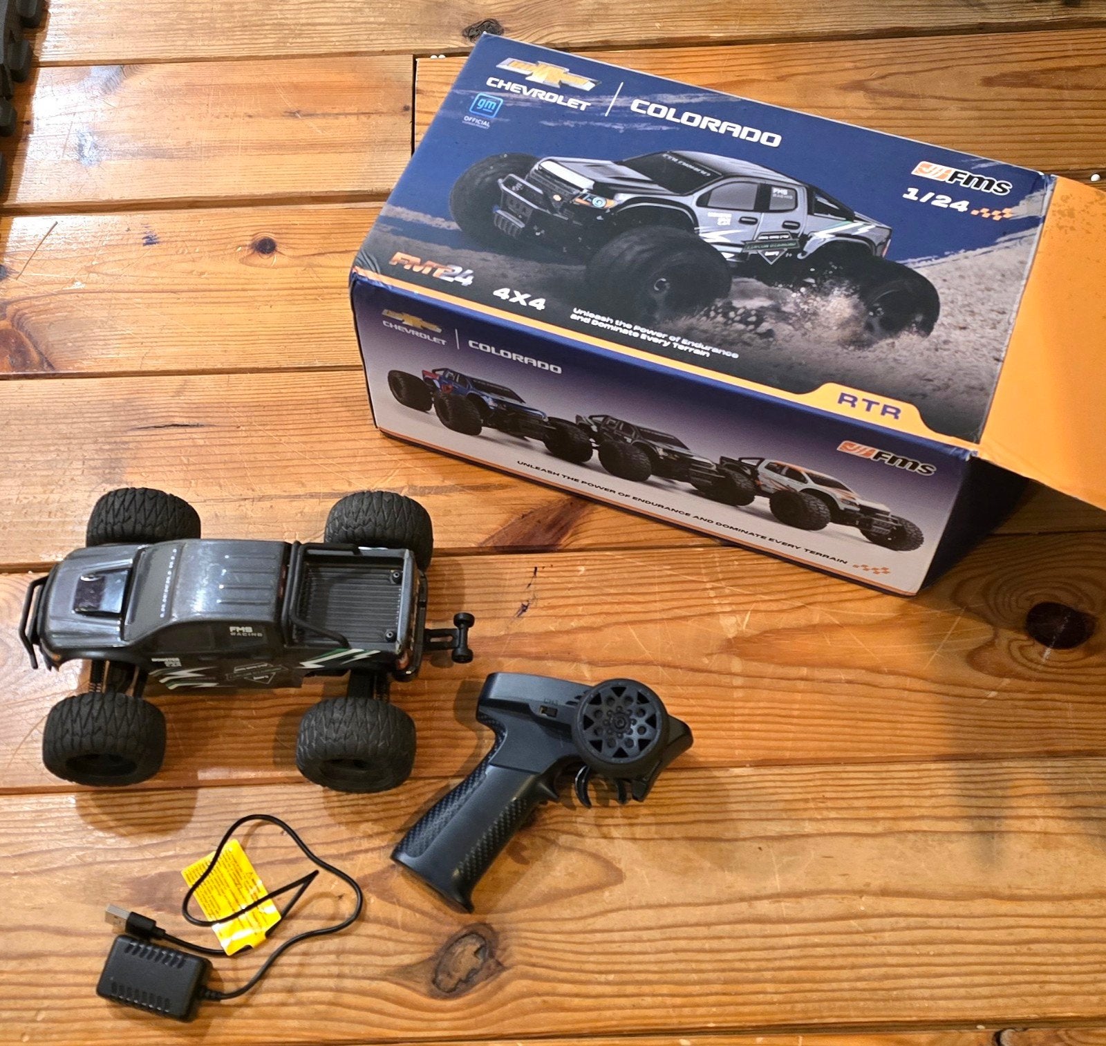 FMS FMT24 Schaal 1:24 Chevrolet Colorado Truck 4WD - RTR, Hobby en Vrije tijd, Modelbouw | Radiografisch | Auto's, Elektro, Gebruikt