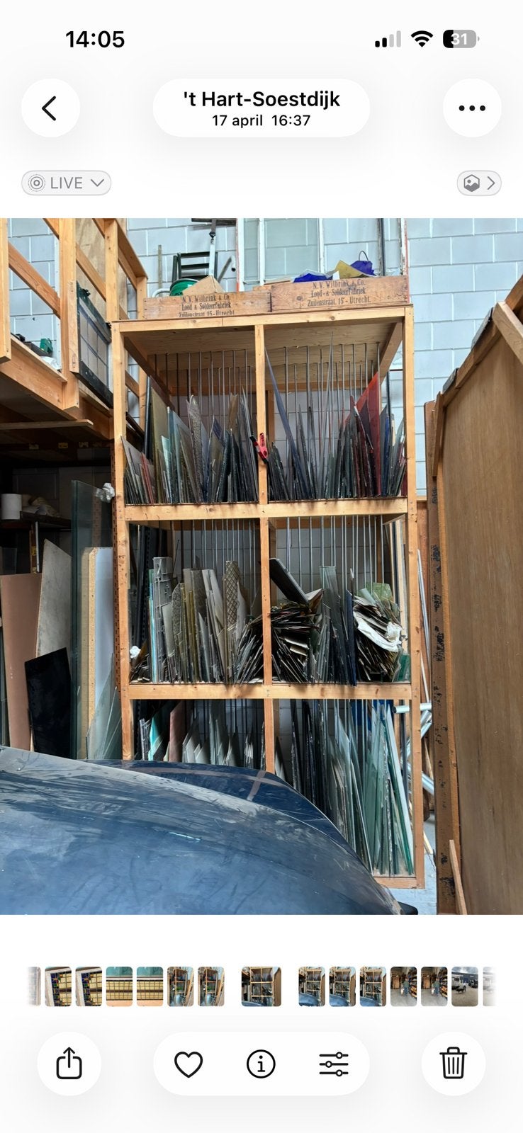 Glaskast met verschillende gekleurde glassoorten, Ophalen of Verzenden, Zo goed als nieuw, Minder dan 80 cm, Glasplaat