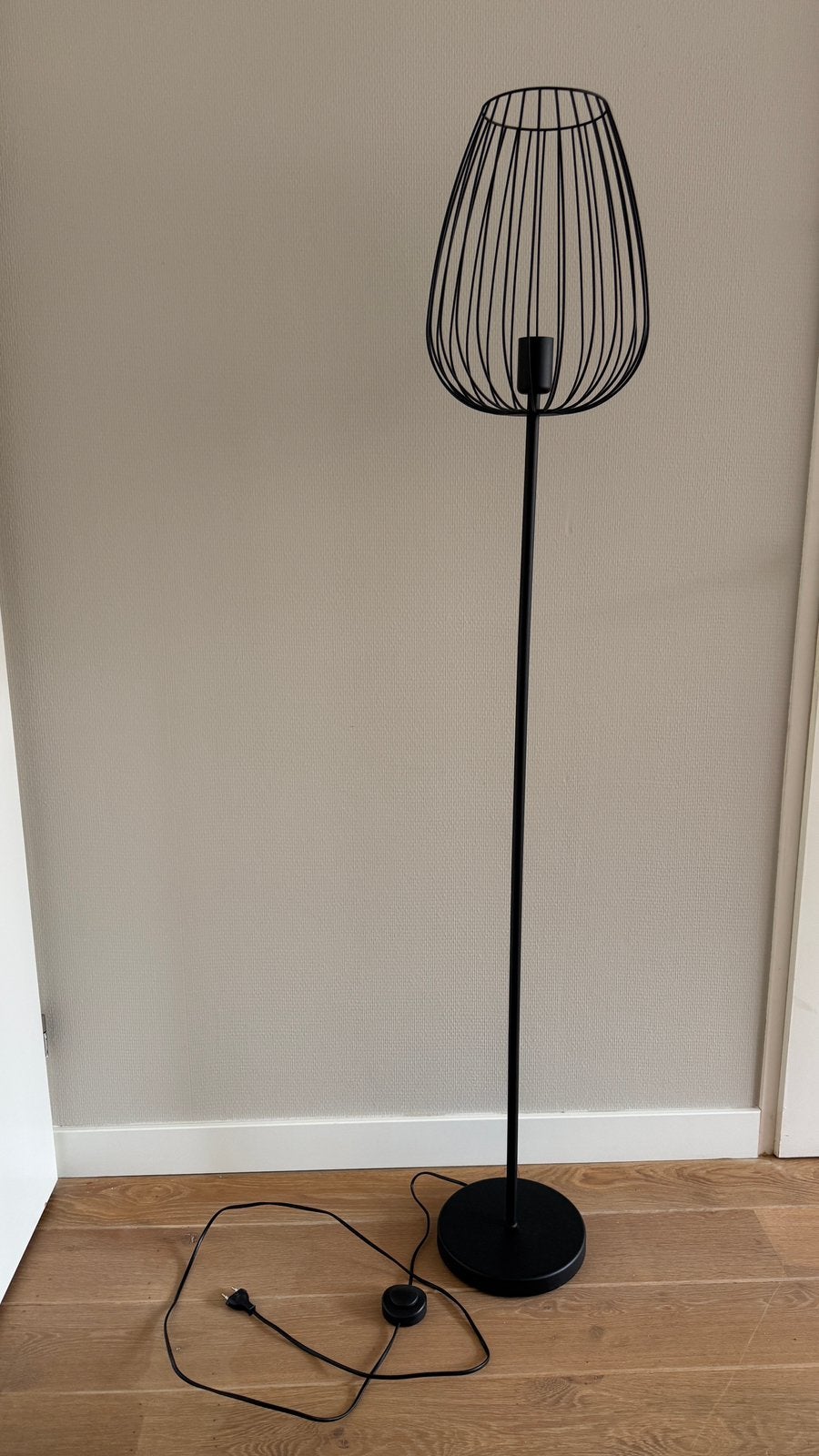 Zwarte vloerlamp, Huis en Inrichting, Ophalen, Zo goed als nieuw, 150 tot 200 cm