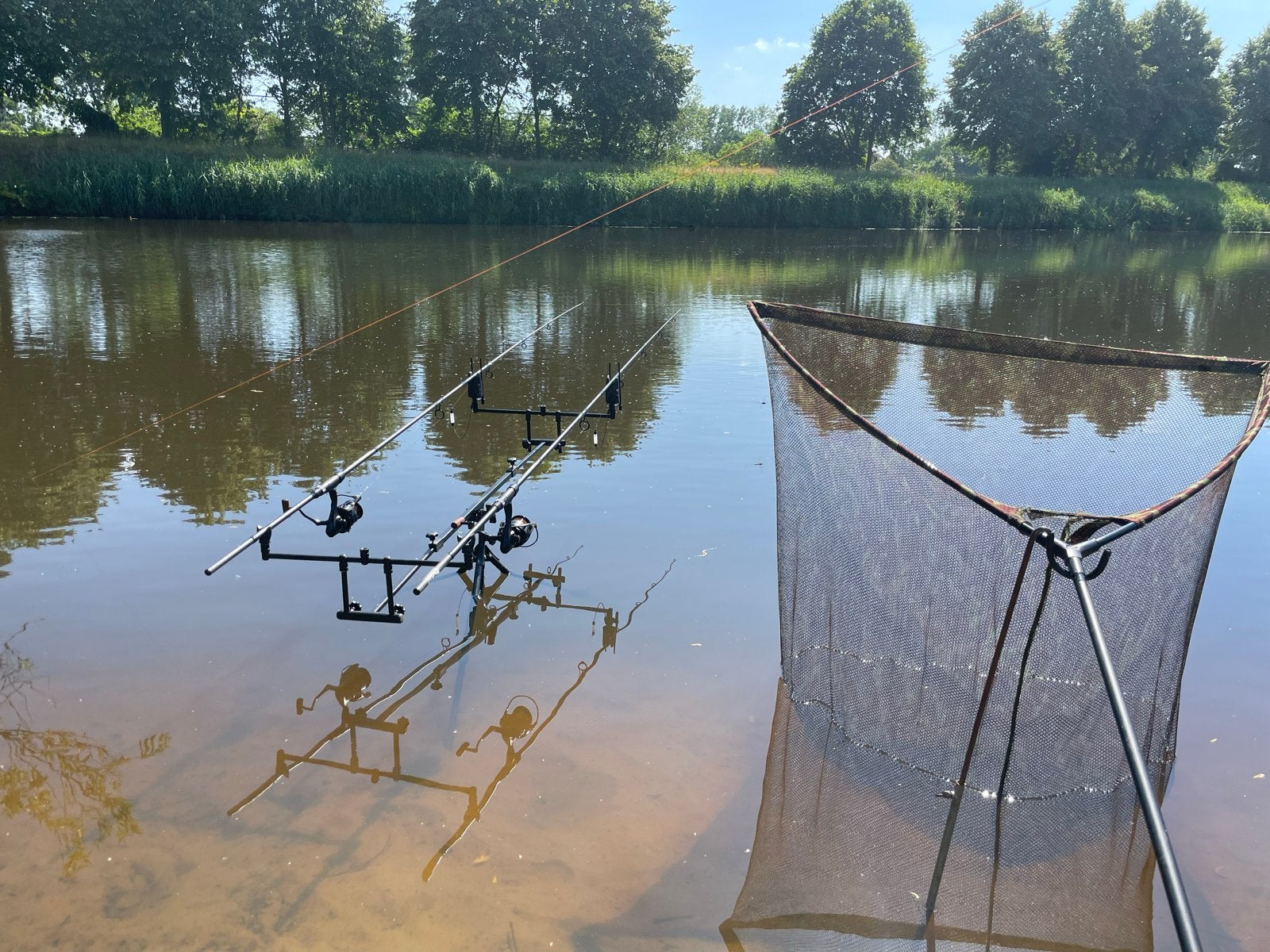 Complete set karperhengels met molens en rodpod, Watersport en Boten, Ophalen of Verzenden, Gebruikt, Complete set