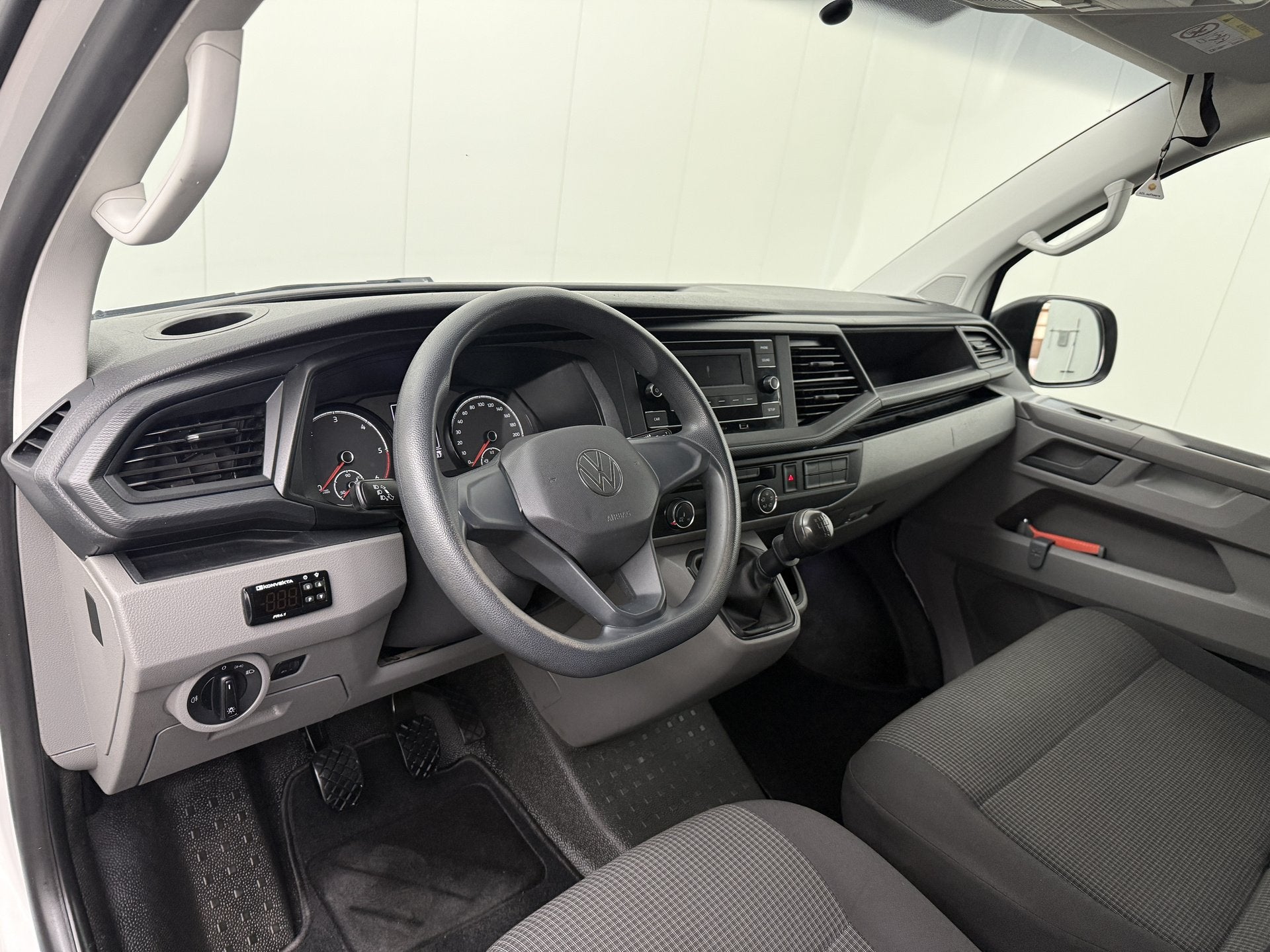 Volkswagen Transporter 2.0TDI Lang Koelwagen | Euro 6 | Acht, Voorwielaandrijving, Stof, Gebruikt, 4 cilinders