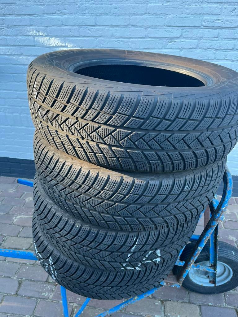 Winterbanden vredestein 215/65/r17, Ophalen