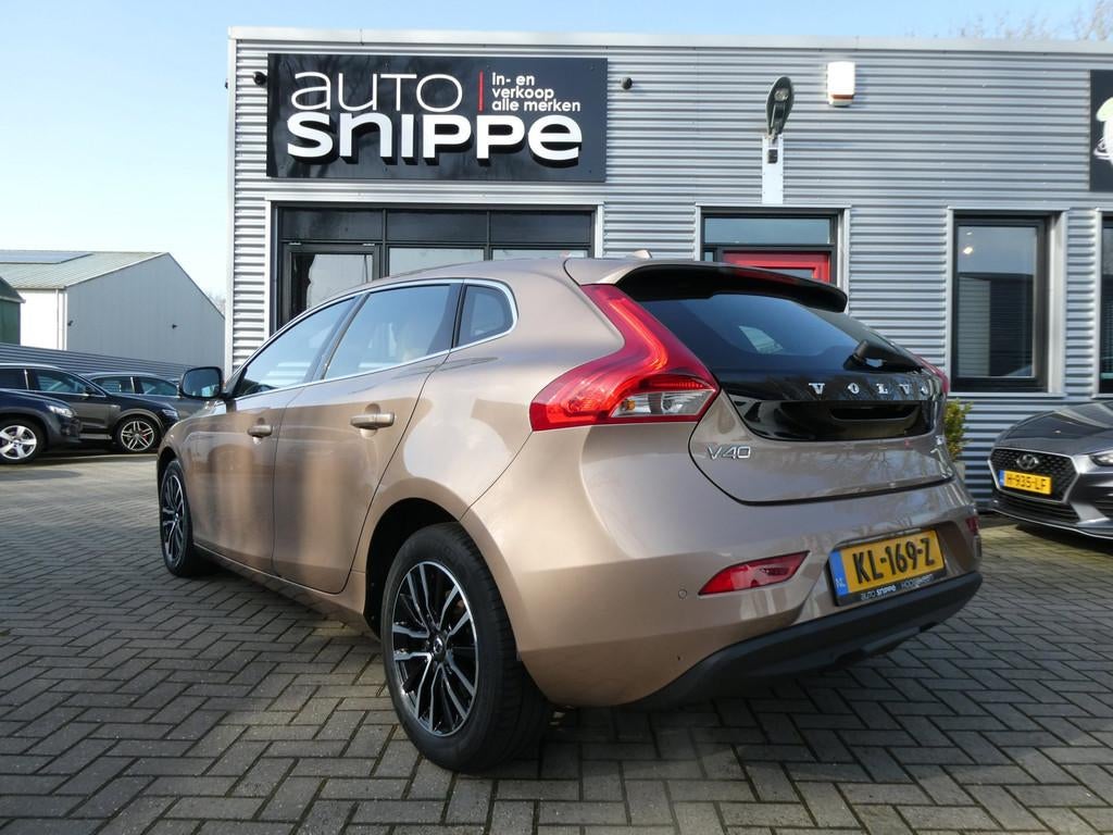 Volvo V40 2.0 T2 Nordic+ INSCRIPTION-PANODAK-DEALERONDERHOUD, Voorwielaandrijving, Gebruikt, Euro 6, 4 cilinders