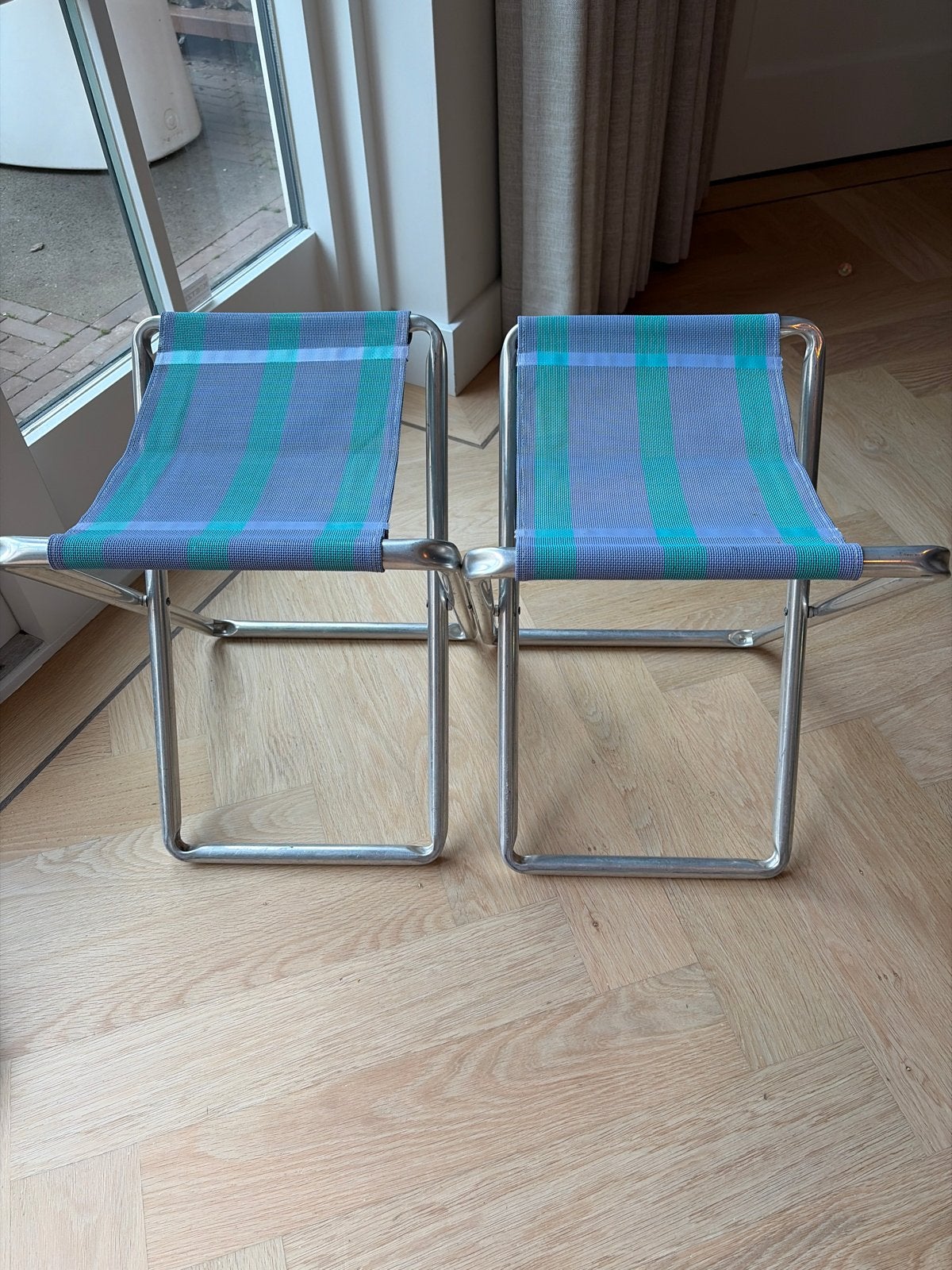 Crespo 2 vintage opvouwbare krukjes, aluminium en stof, Huis en Inrichting, Stoelen, Ophalen, Gebruikt, Twee, Overige kleuren