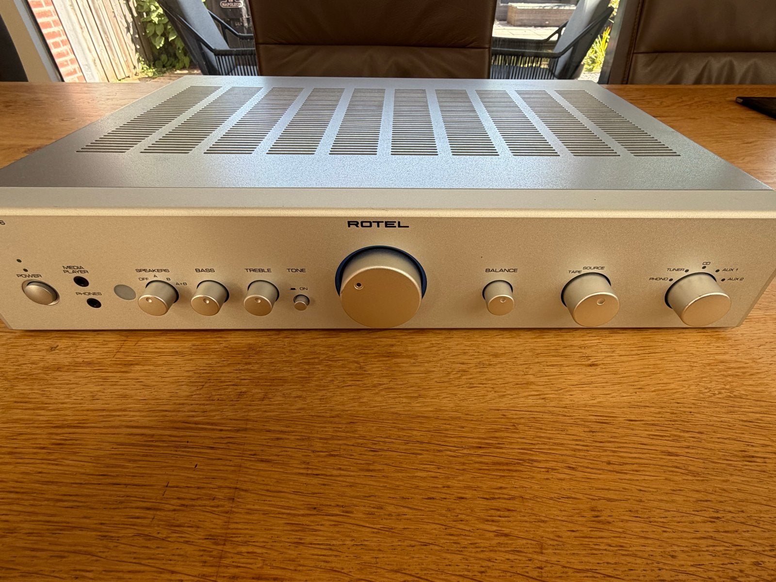 Rotel RA-06 Geïntegreerde Versterker - A/B en A+B speakers, Gebruikt, 60 tot 120 watt, Stereo, Ophalen
