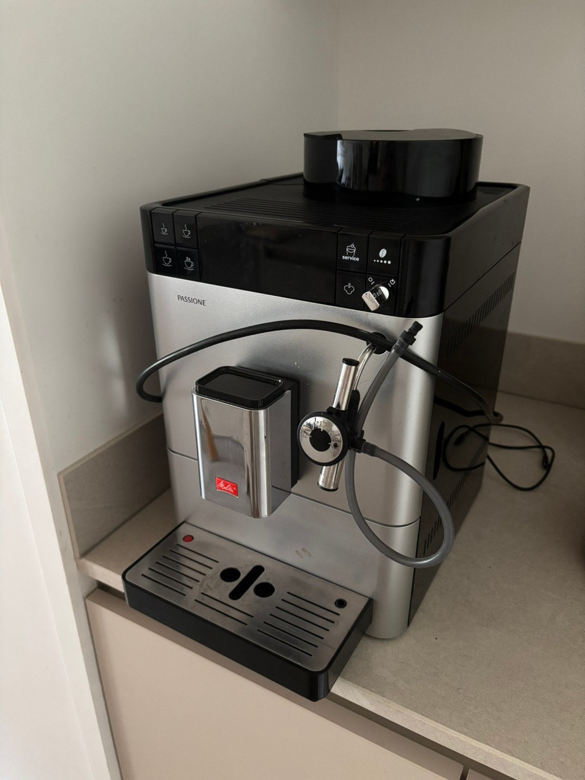 Melitta Passione (defecte maalmolen), Witgoed en Apparatuur, Koffiezetapparaten, Ophalen, Afneembaar waterreservoir, Koffiemachine