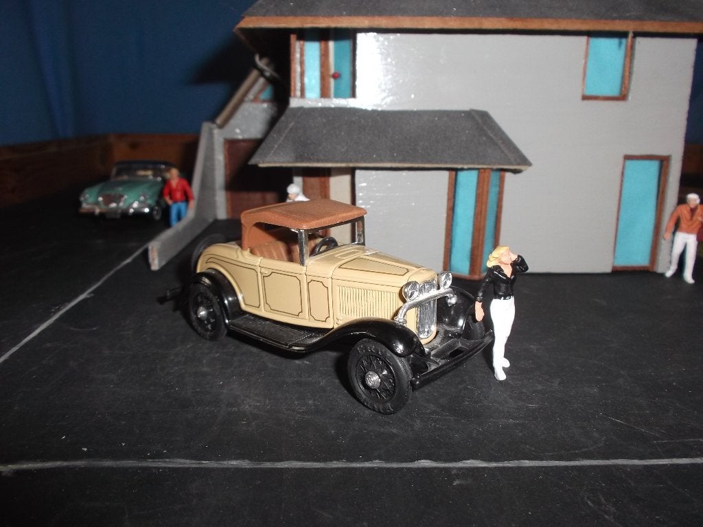 1/43 1931 Ford Model A Roadster - ERTL, Hobby en Vrije tijd, Modelauto's | 1:43, Ophalen of Verzenden, Gebruikt, Auto, Overige merken
