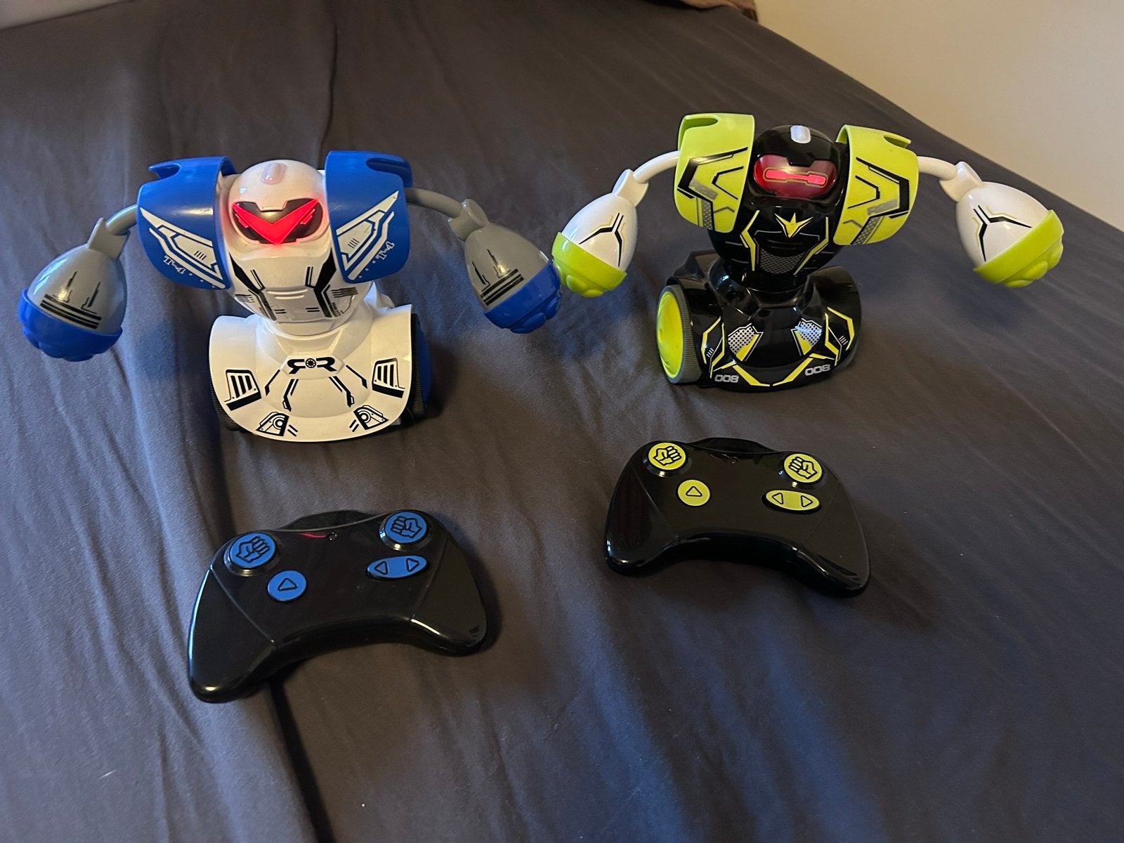 Silverlit Robo Kombat: 2 Robots met Afstandsbediening, Ophalen of Verzenden, Gebruikt