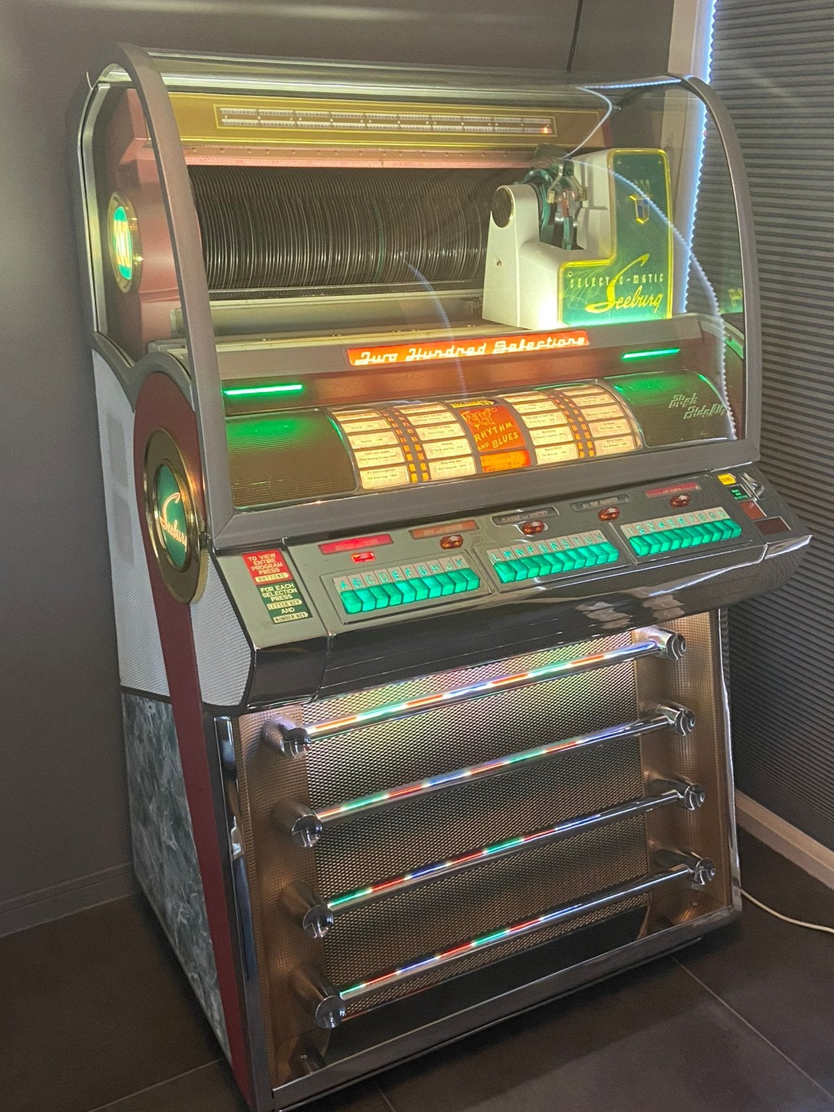 Jubox Seeburg V-200, Verzamelen, Ophalen, Zo goed als nieuw, 1950 tot 1960, Seeburg