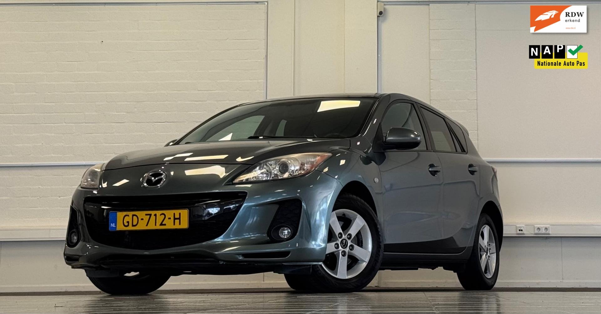 Mazda 3 1.6i 16V Business Cruise control Navi Parkeerhulp, Auto's, Voorwielaandrijving, Euro 5, Stof, Gebruikt