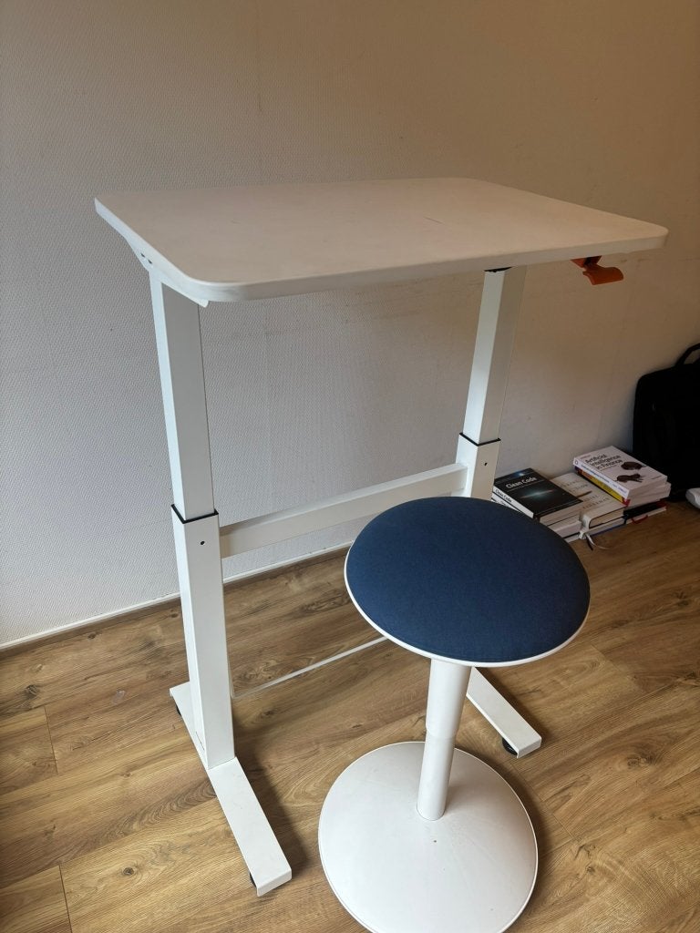Klein Sta-Bureau | Verstelbaar, Huis en Inrichting, Bureaus, Ophalen, Zit-sta bureau, Gebruikt, 50 cm