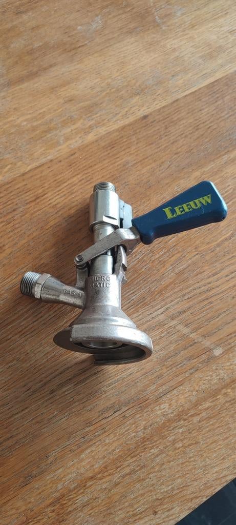 Leeuw bier bierfustkoppeling ,tapknop, Verzamelen, Ophalen of Verzenden, Gebruikt, Leeuw