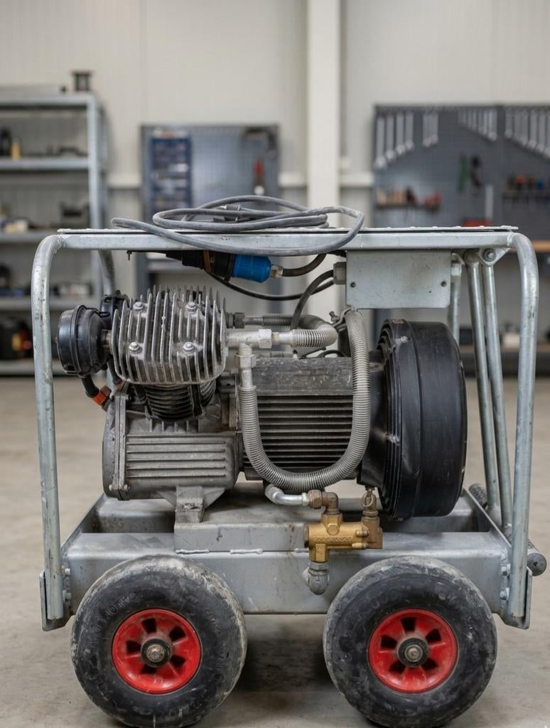 Compressor/spackspuit compressor, Doe-het-zelf en Verbouw, Compressors, Ophalen of Verzenden