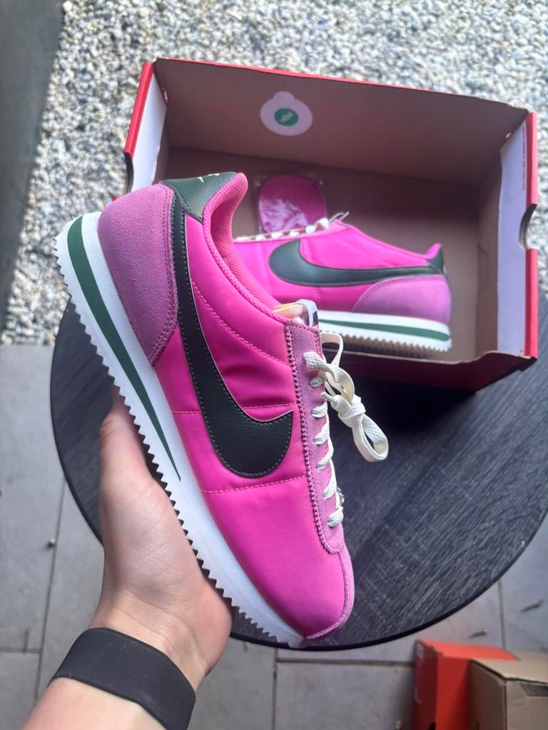 Nike cortez pink green - maat 43 - nieuw, J, Nieuw, Ophalen of Verzenden, Sneakers of Gympen