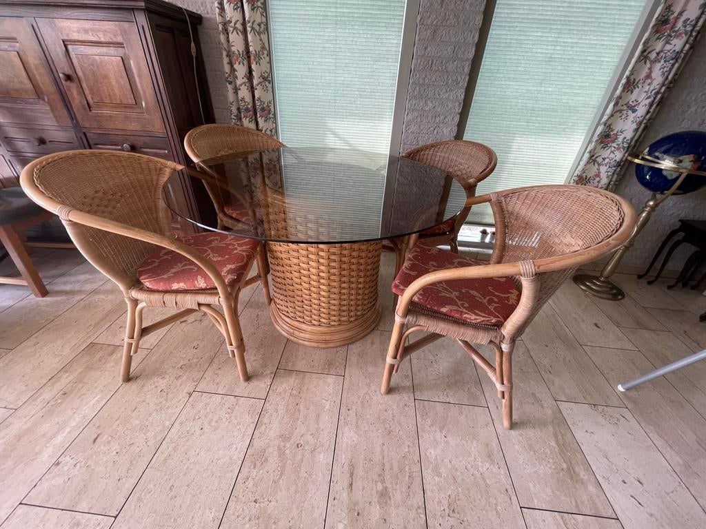 Rieten set met 4 stoelen en glazen tafel, Ophalen, Gebruikt, Bruin, Riet of Rotan