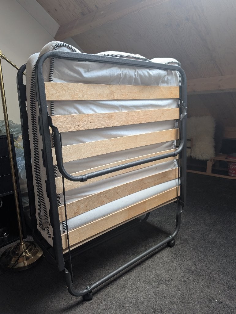 Opklapbed / vouwbed met houten lattenbodem – zwart, Huis en Inrichting, Ophalen, 90 cm, Eenpersoons, Zwart