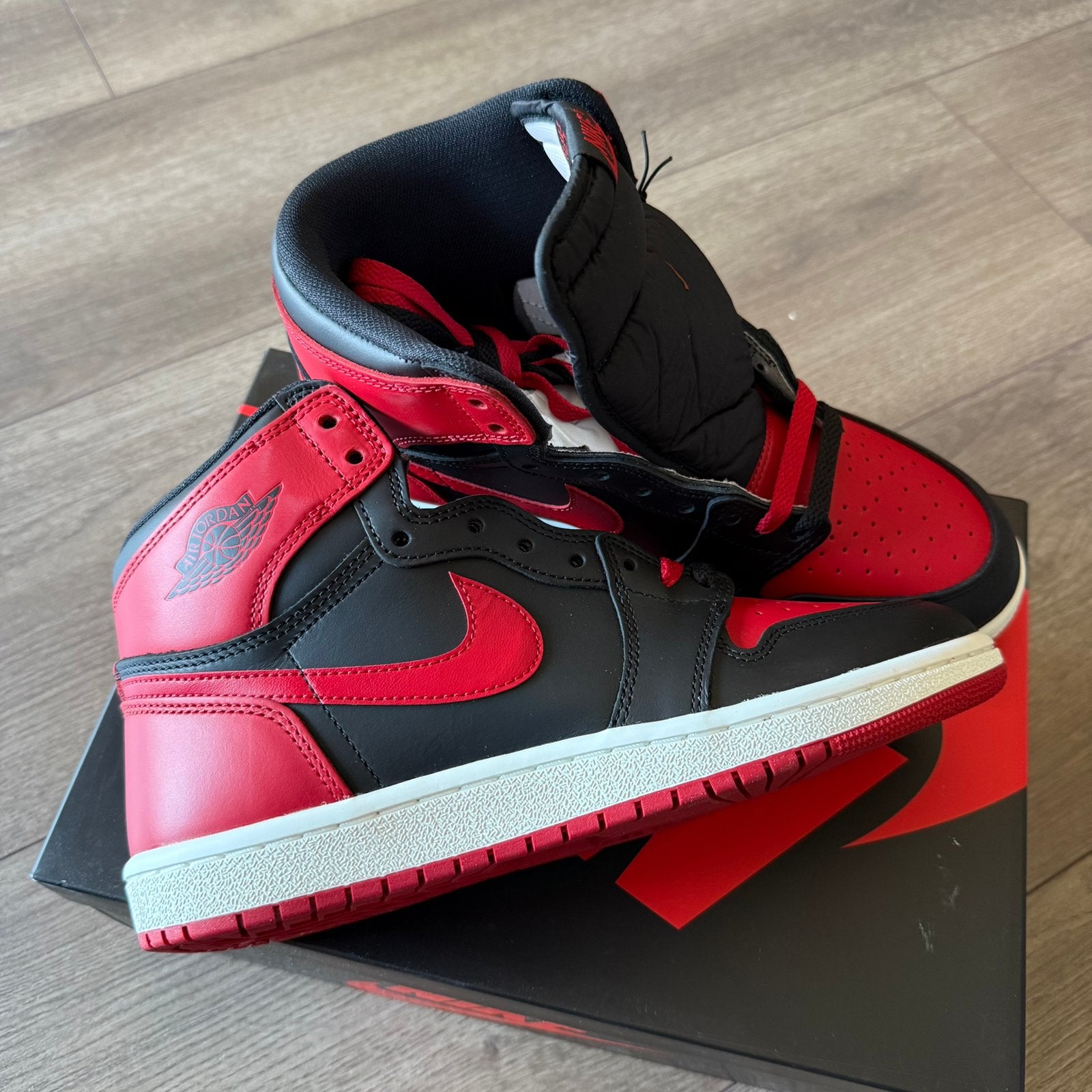 Jordan 1 high 85 OG bred 43, Overige kleuren, Nieuw, Ophalen of Verzenden, Sneakers of Gympen