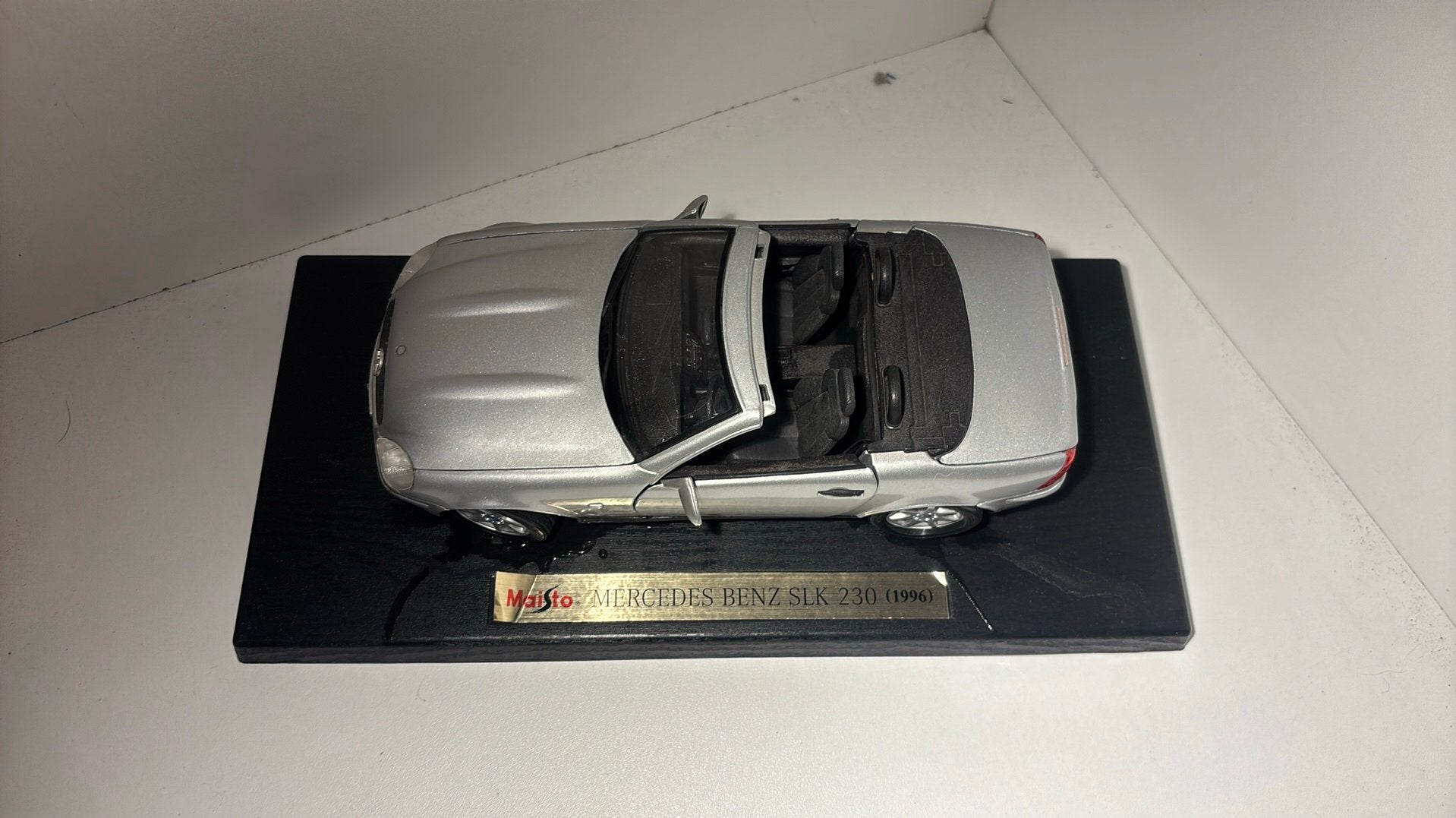 Mercedes benz slk 230 1996 maisto 1.18, Maisto, Ophalen of Verzenden, A, A