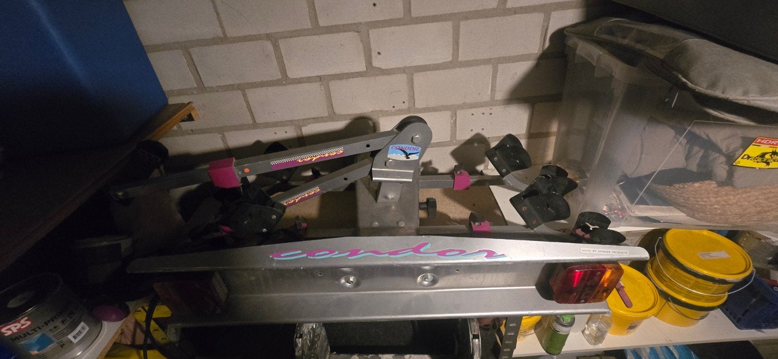 Oudere fietsendrager voor 2 fietsen, Ophalen