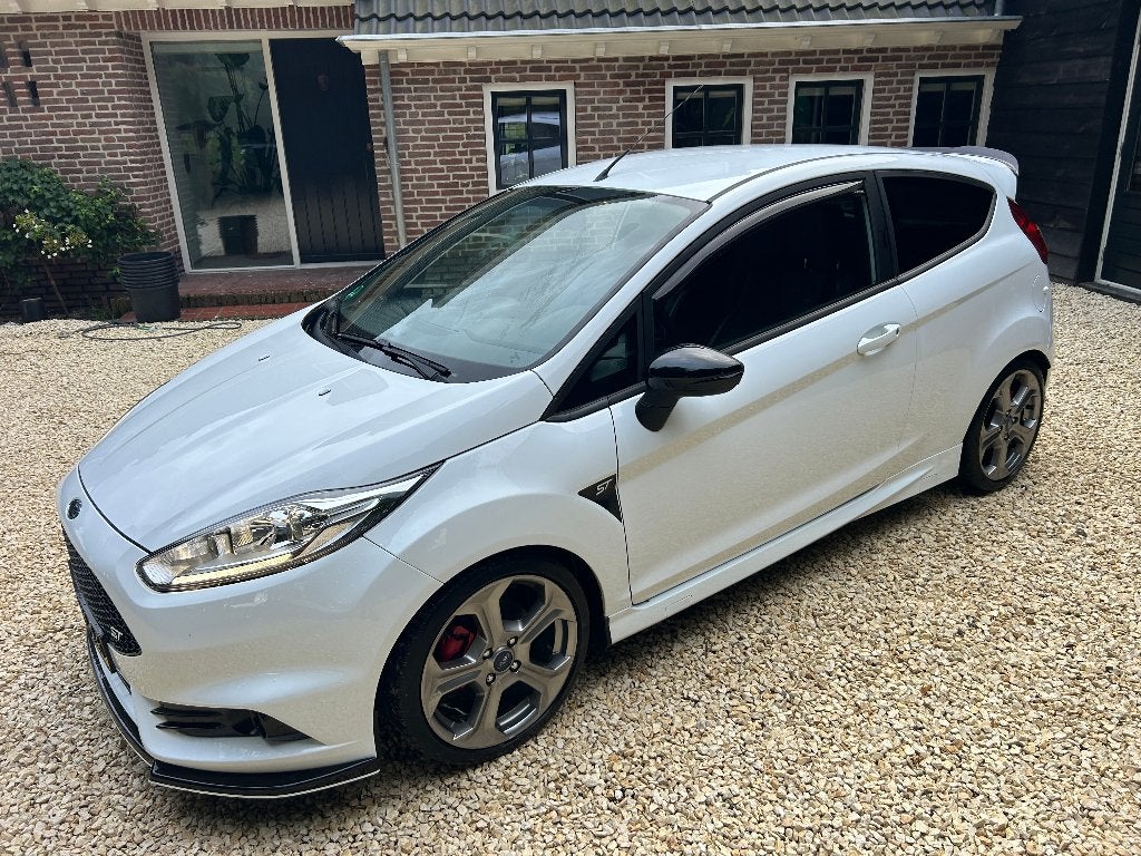 Ford Fiesta ST2 1.6 Ecoboost 3DR 2014 Wit MR230 Mountune, Auto's, Voorwielaandrijving, 1063 kg, 4 cilinders, Leder en Stof