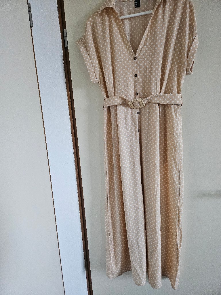 Leuke beige jurk, Beige, Maat 42/44 (L), Nieuw, Ophalen of Verzenden