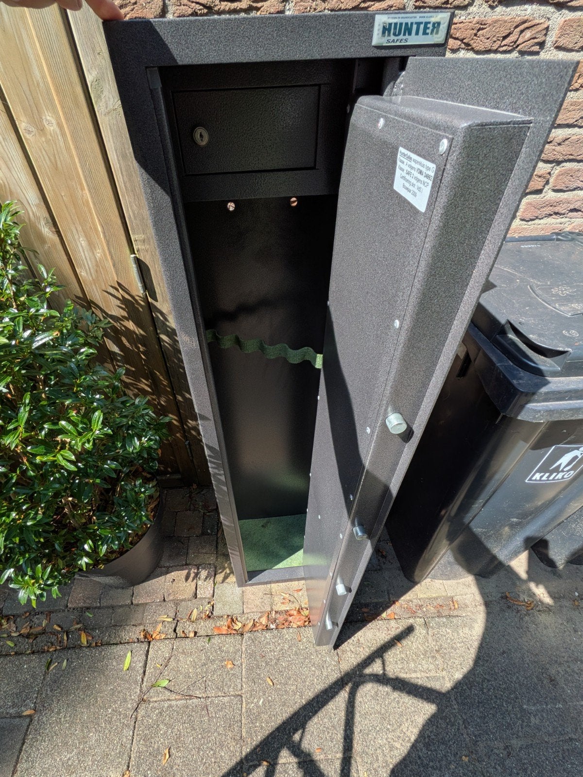 Zeer nette Hunter wapenkluis voor 7 geweren, Ophalen, Zo goed als nieuw