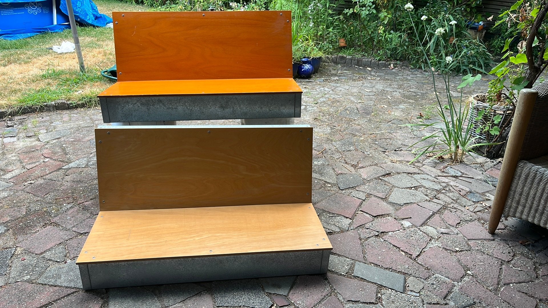 Piet Hein Eek muurbankjes, Ophalen