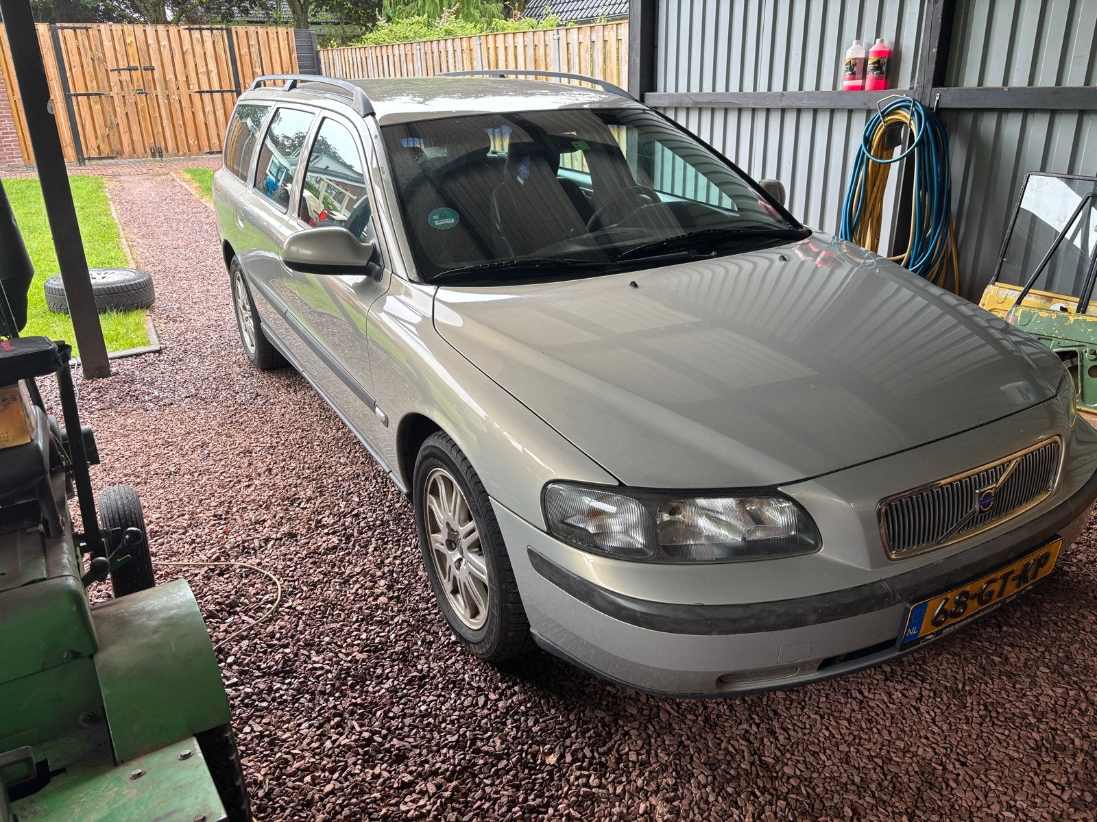 Volvo V70 2.3 T-5 250PK AUT 2001 Beige, 1800 kg, 1574 kg, Beige, Stationwagon
