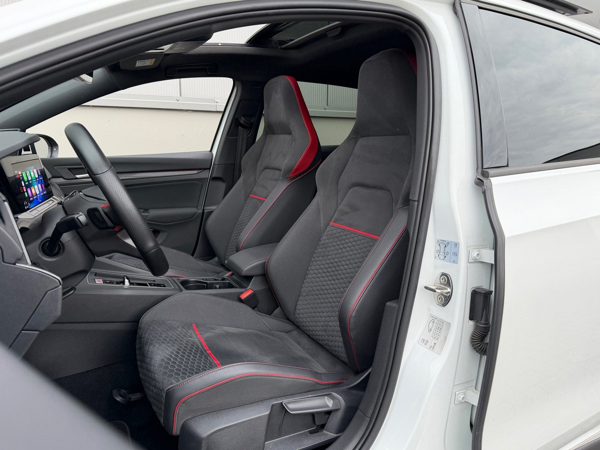 Volkswagen Golf 2.0 TSI GTI Clubsport Pano H&K IQ-Light 19", Auto's, Gebruikt, 4 cilinders, Wit, 14 km/l