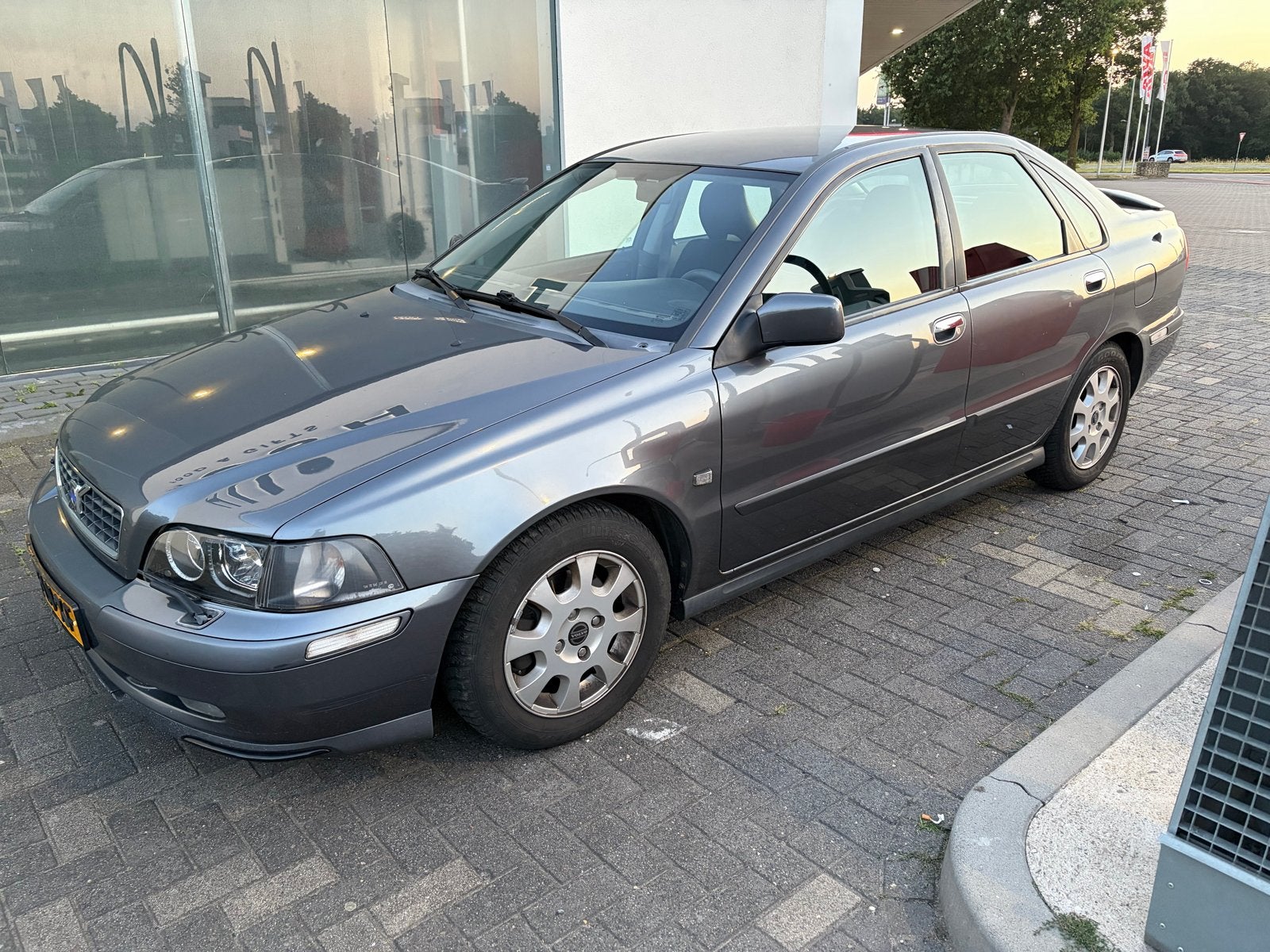 Volvo S40 1.8 AUT 2003 Grijs, 4 cilinders, 122 pk, 1783 cc, Particulier