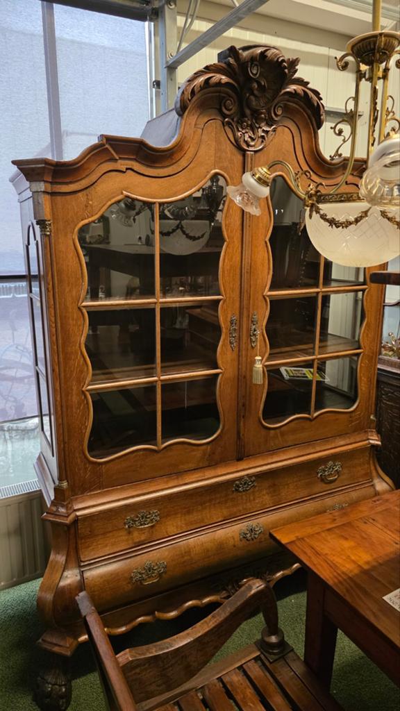 Zeer mooi eikenhouten Hollands vitrinekabinet 18e eeuw, Ophalen