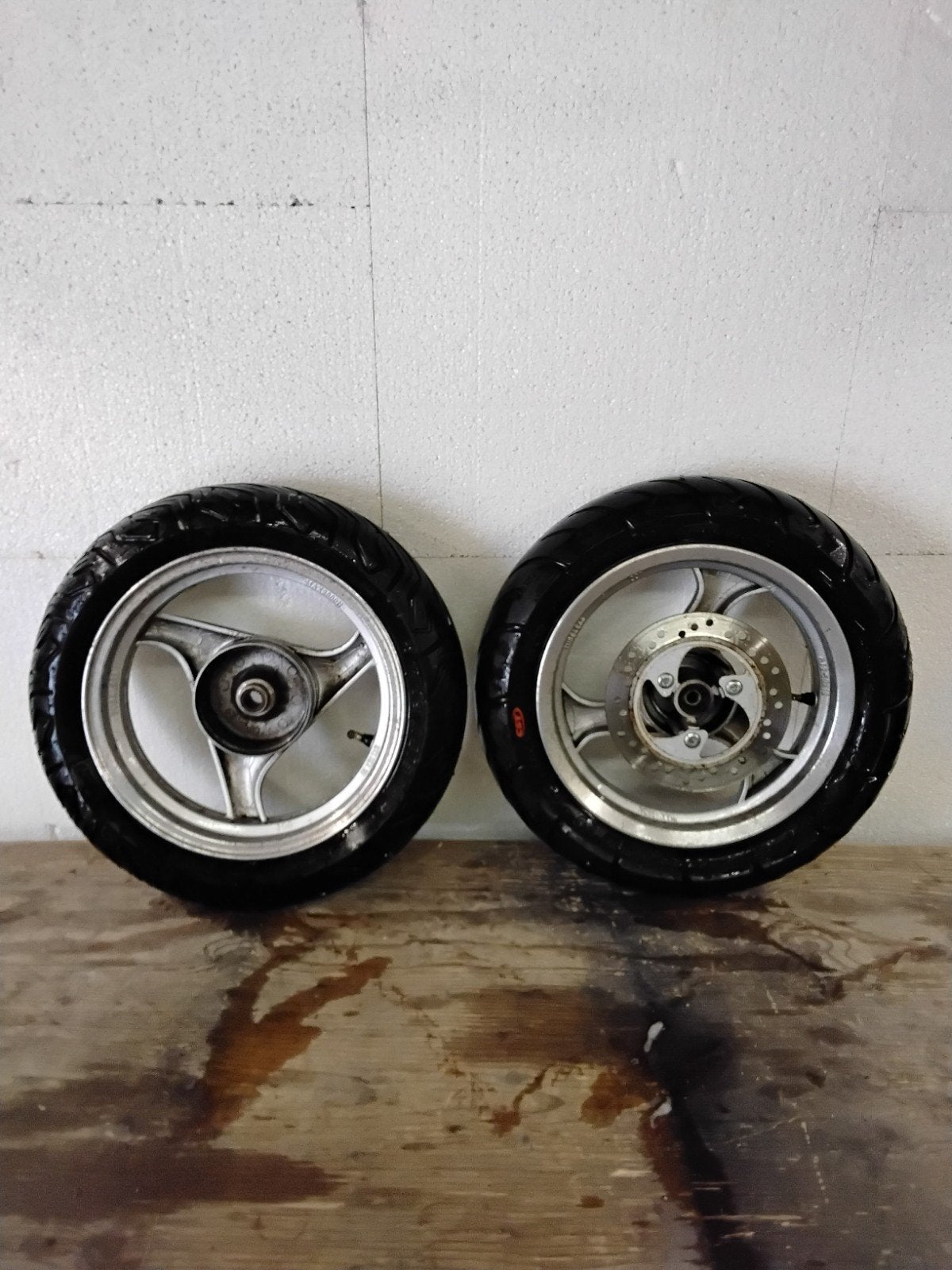 120 / 70 - 12 velgen set scooter, Michelin achterband., Ophalen, Overige typen, Overige merken